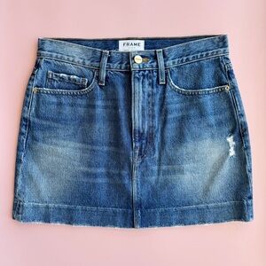 Sz 27 FRAME Blind Stitch Denim Medium Wash Mini Skirt In Kildare Wash GUC
